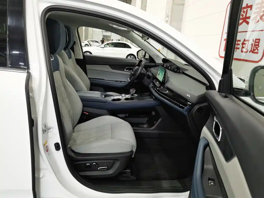 Changan UNI-K iDD — миниатюра 23