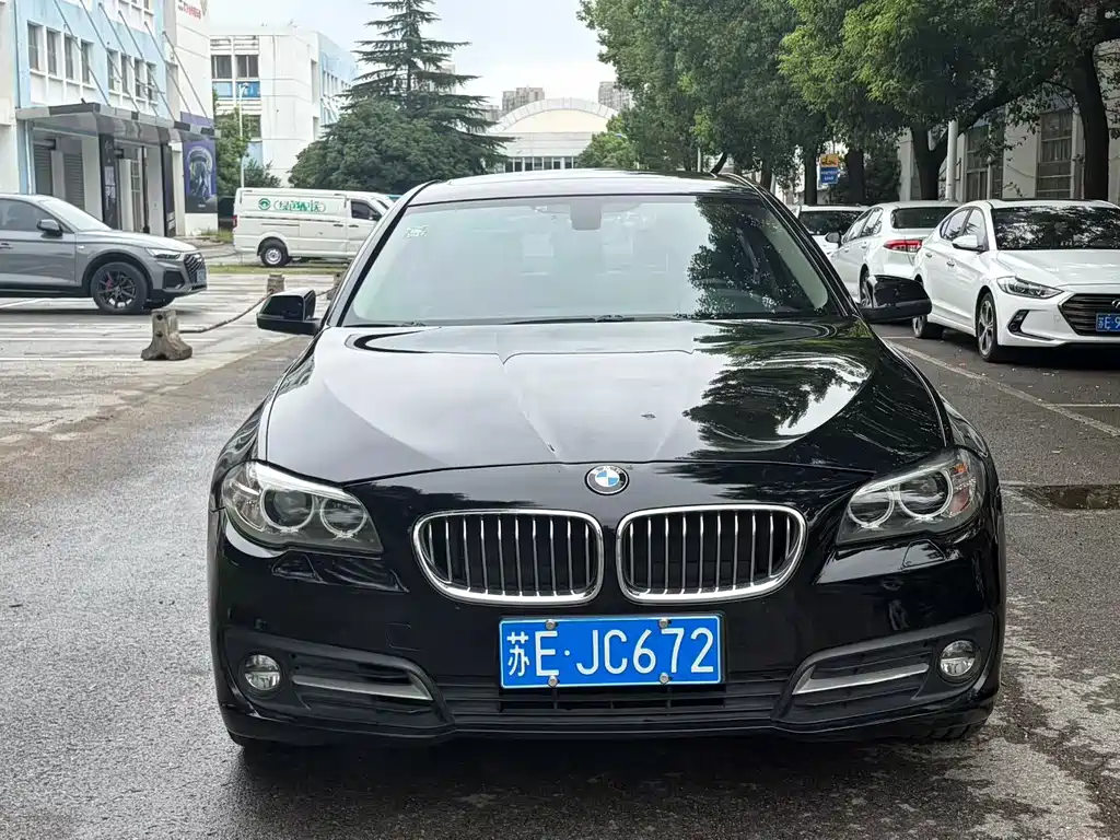 BMW 5 Series — миниатюра 2