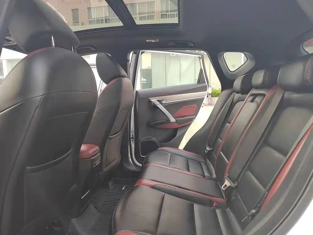 Geely Binyue — миниатюра 5