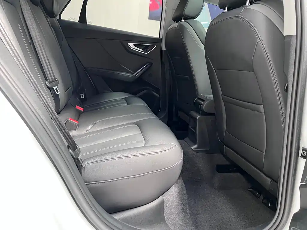 Audi Q2L — миниатюра 9