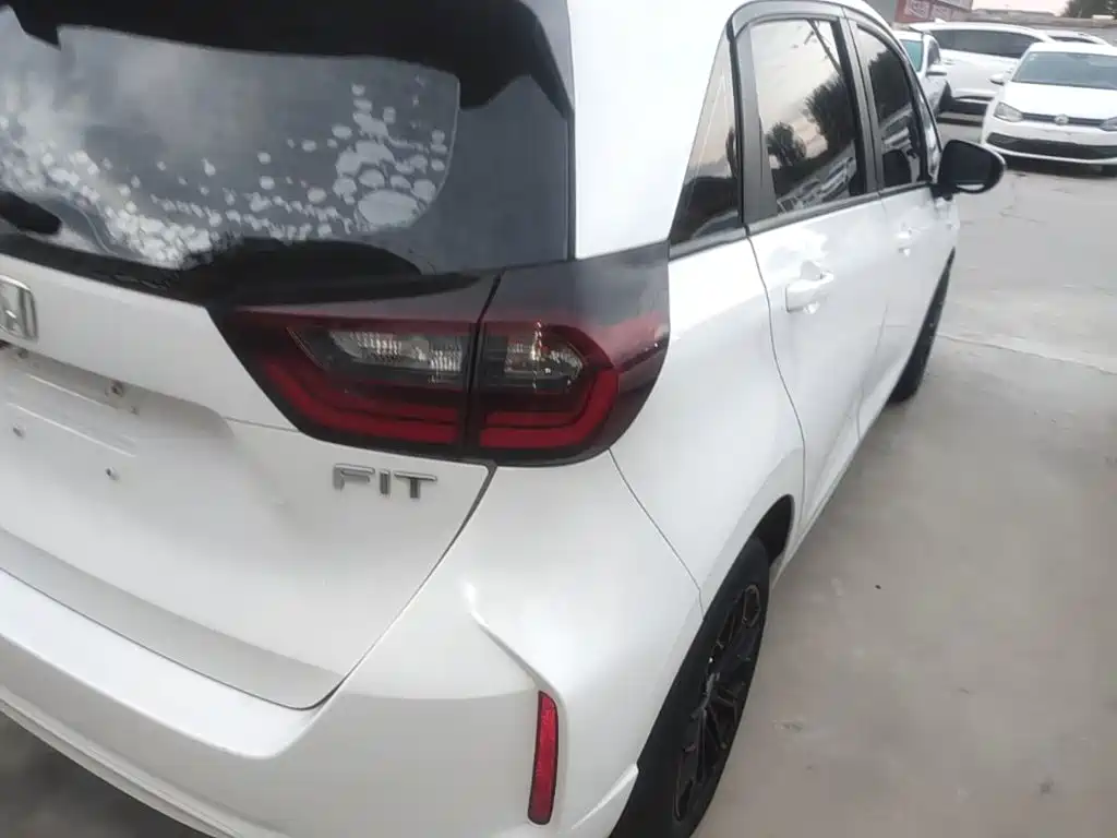 Honda Fit — миниатюра 8