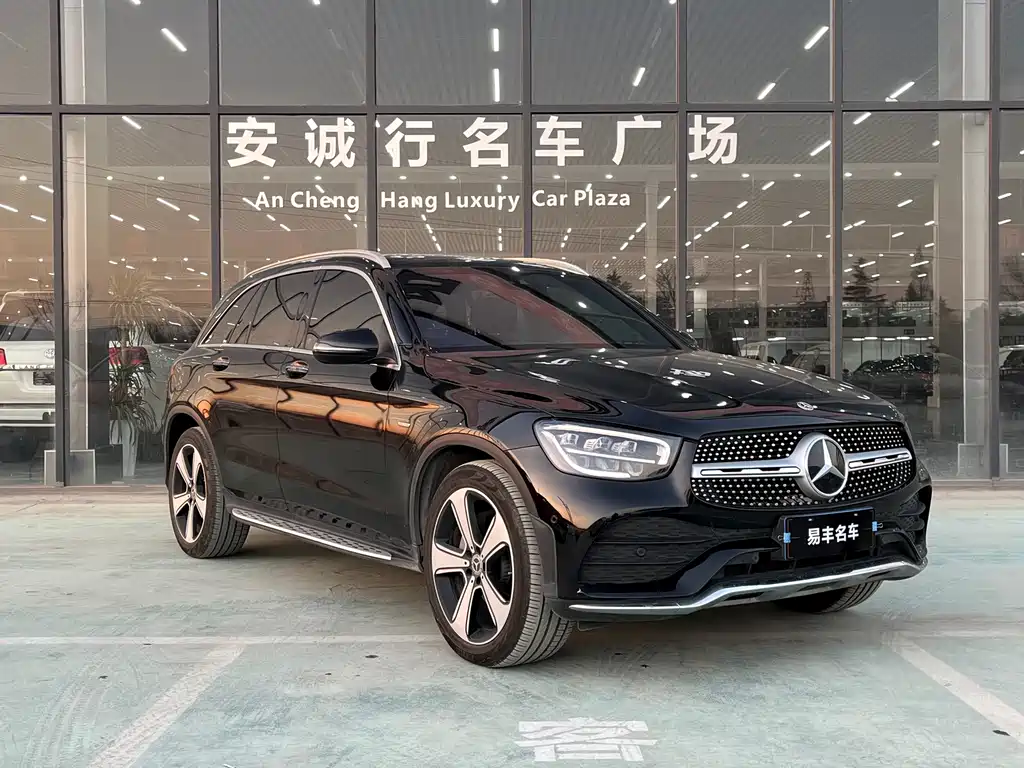 MERCEDES-BENZ GLC
