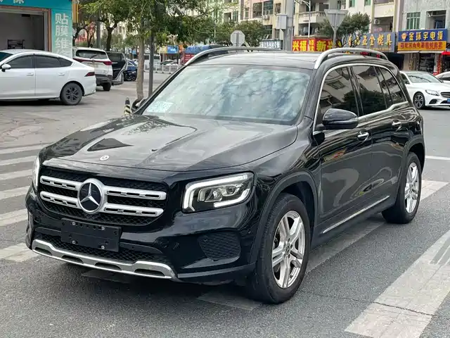 MERCEDES-BENZ GLB