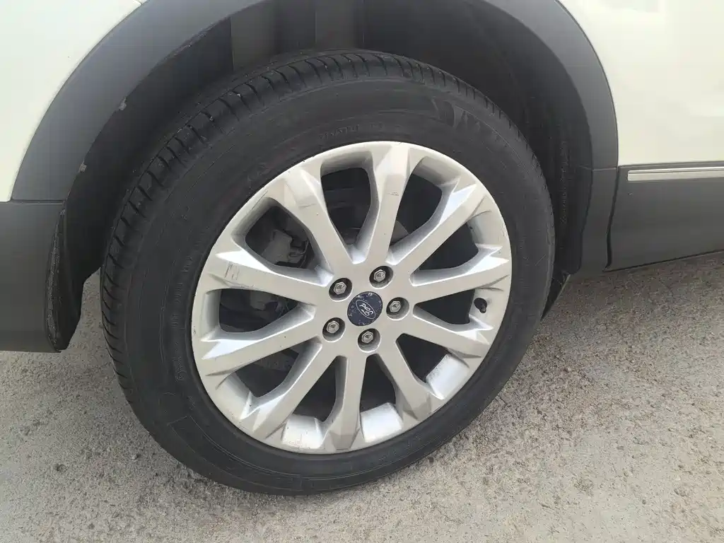 Ford Kuga — миниатюра 14