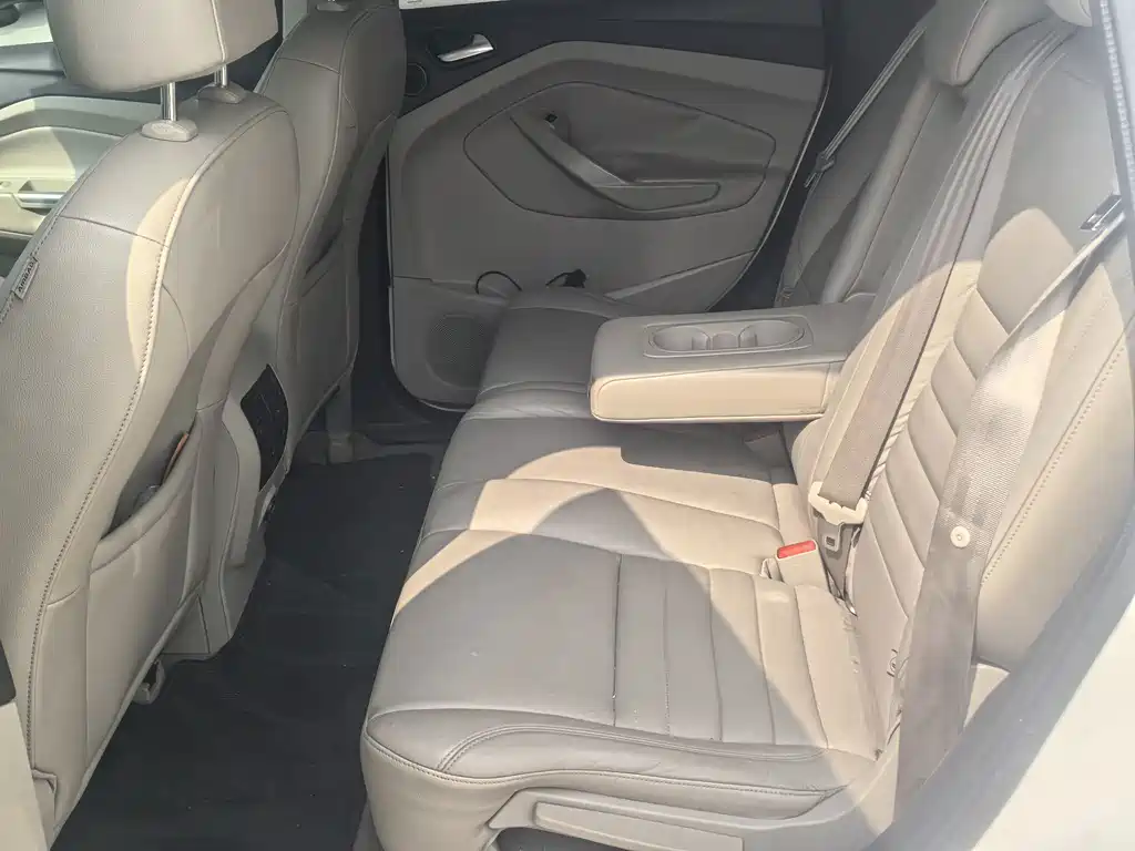 Ford Kuga — миниатюра 12