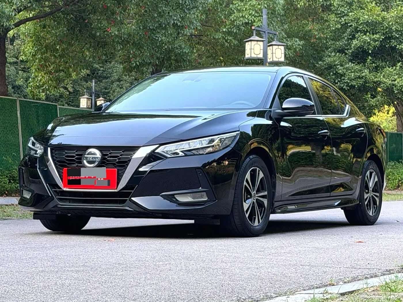 Nissan Sylphy 1.6 л 2023 г. Чёрный, пробег 42000 км
