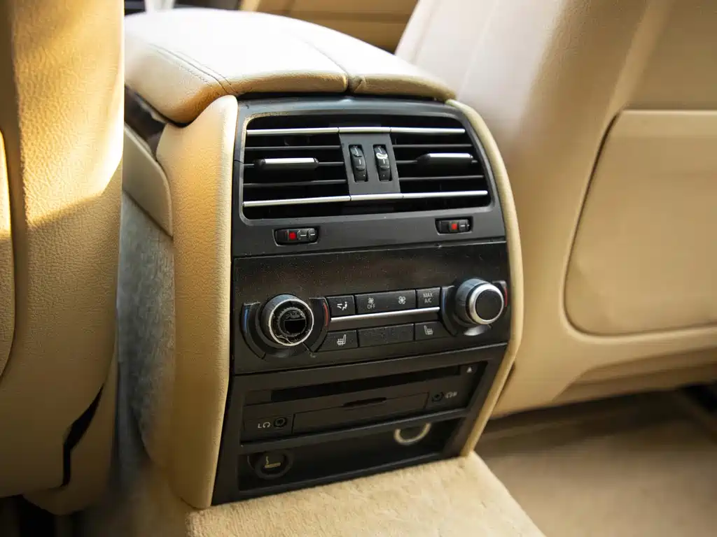 BMW 7 Series — миниатюра 30