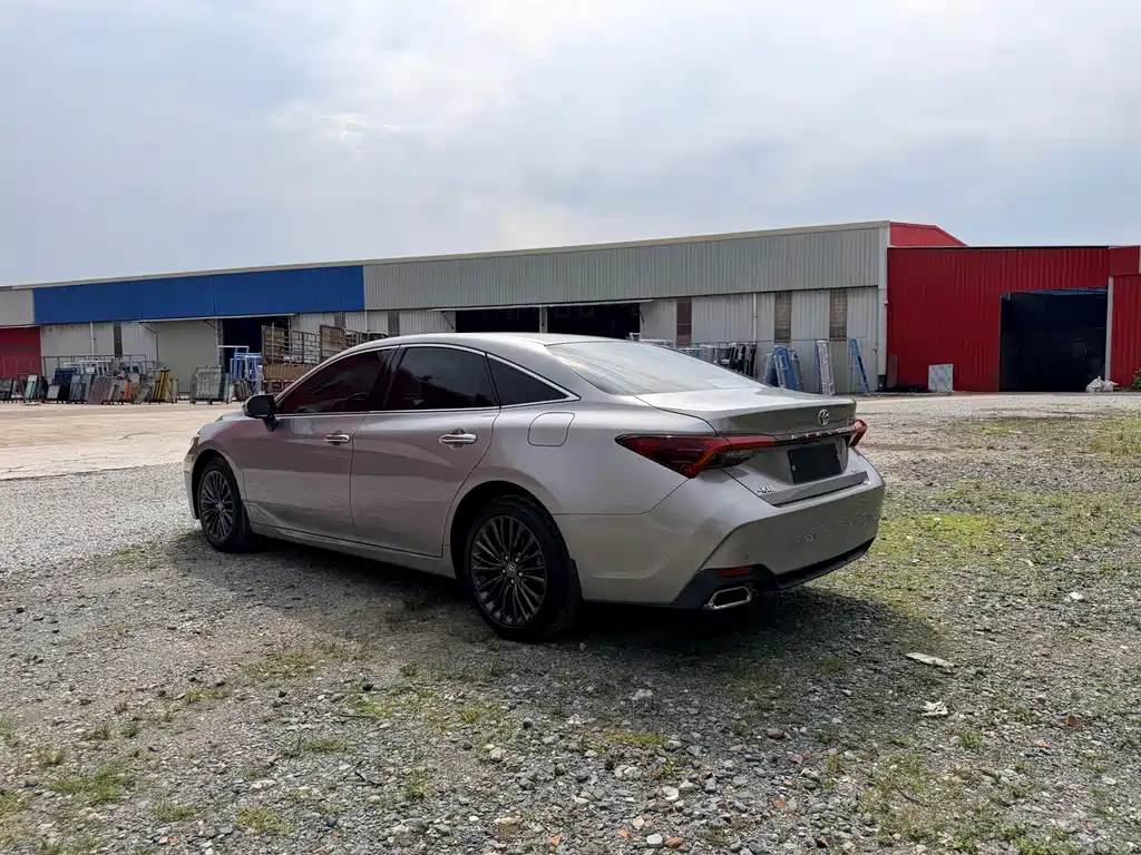 Toyota Avalon - фото 5