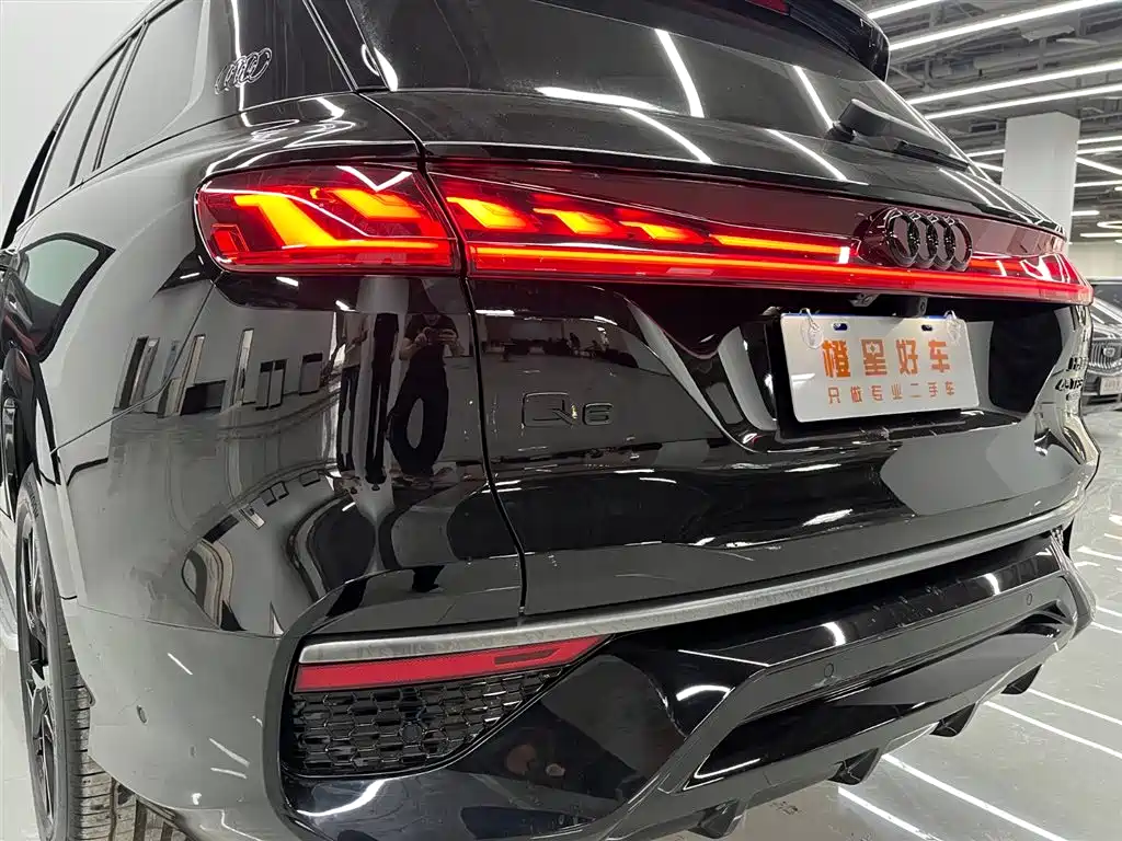 Audi Q6 2024 45 TFSI quattro 6 мест