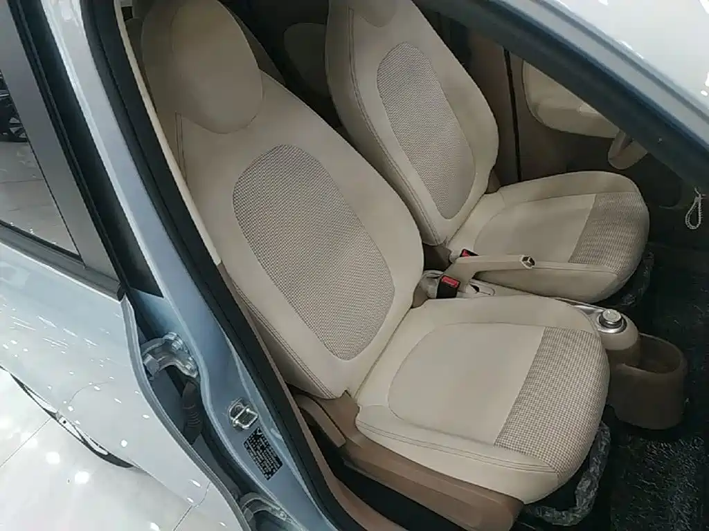 Wuling MINIEV — миниатюра 25