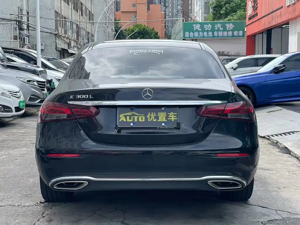 Mercedes-Benz E-Class — миниатюра 4