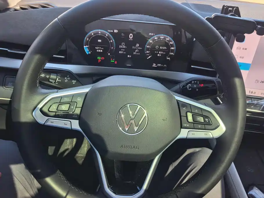Volkswagen Sagitar — миниатюра 15