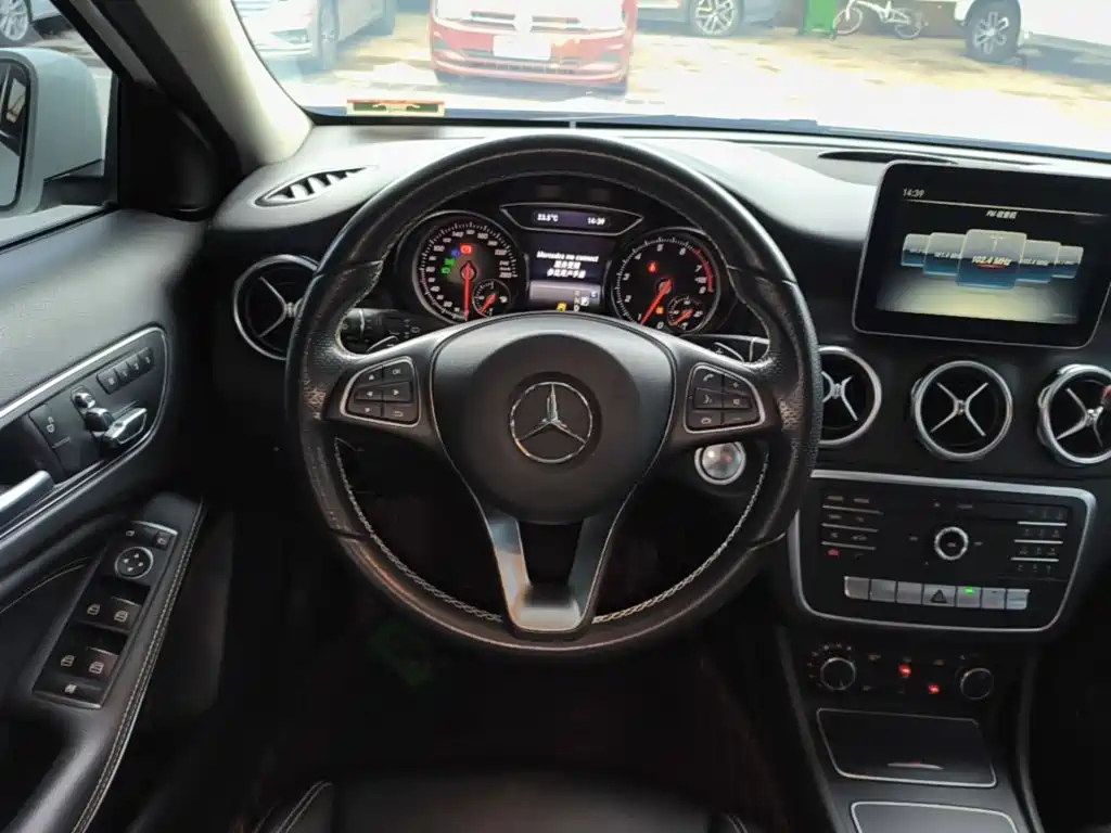 Mercedes-Benz GLA — миниатюра 11