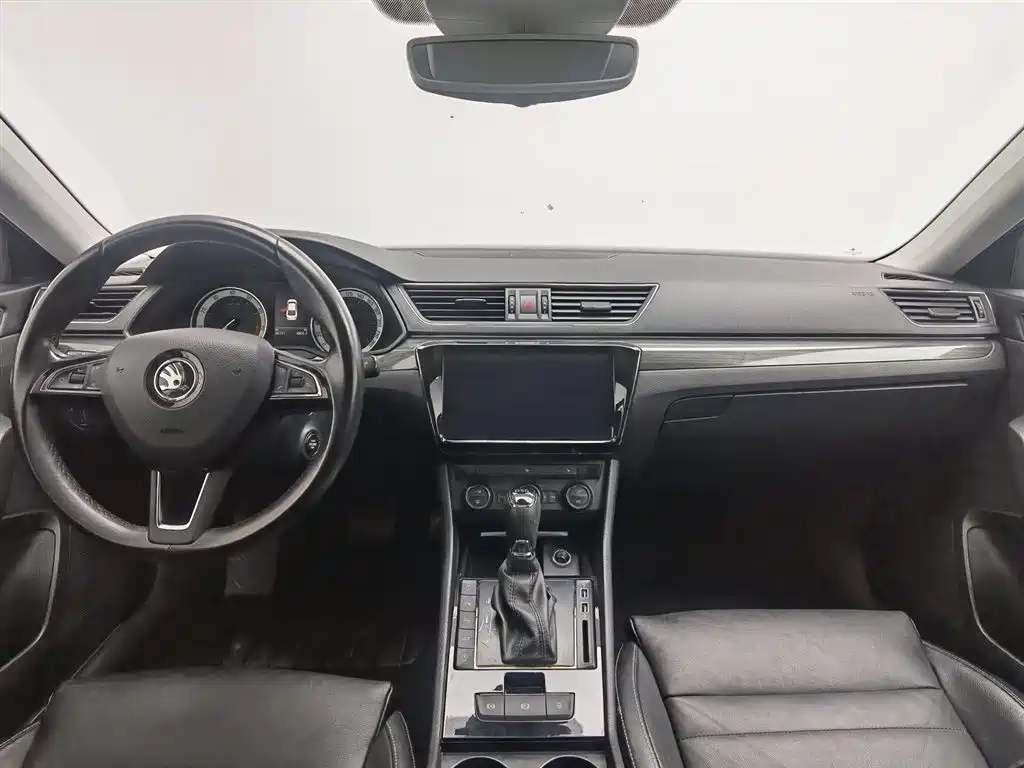 Skoda Superb 2018 TSI330 DSG Luxury V