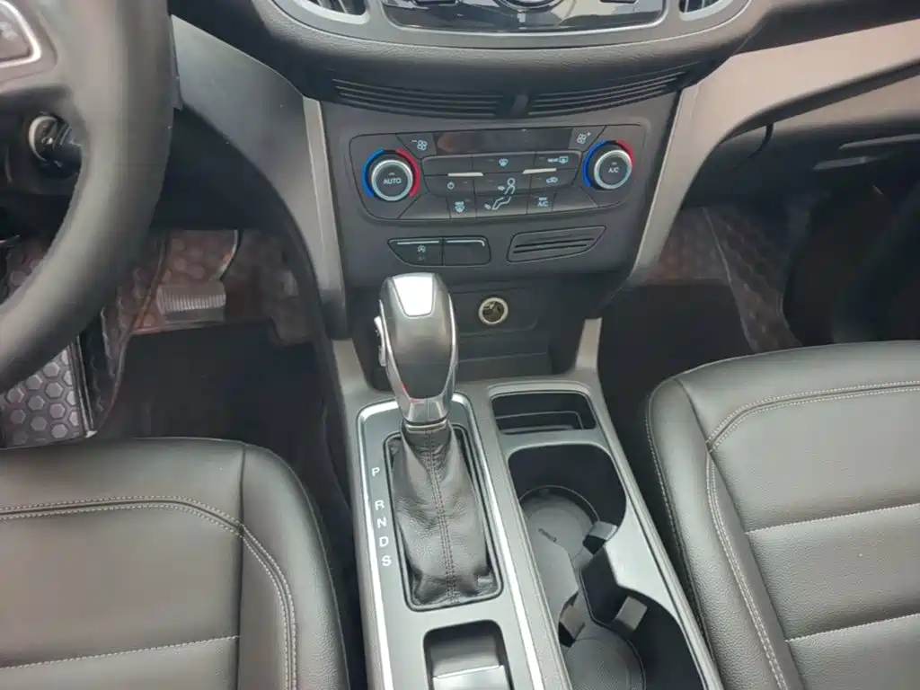 Ford Kuga — миниатюра 14