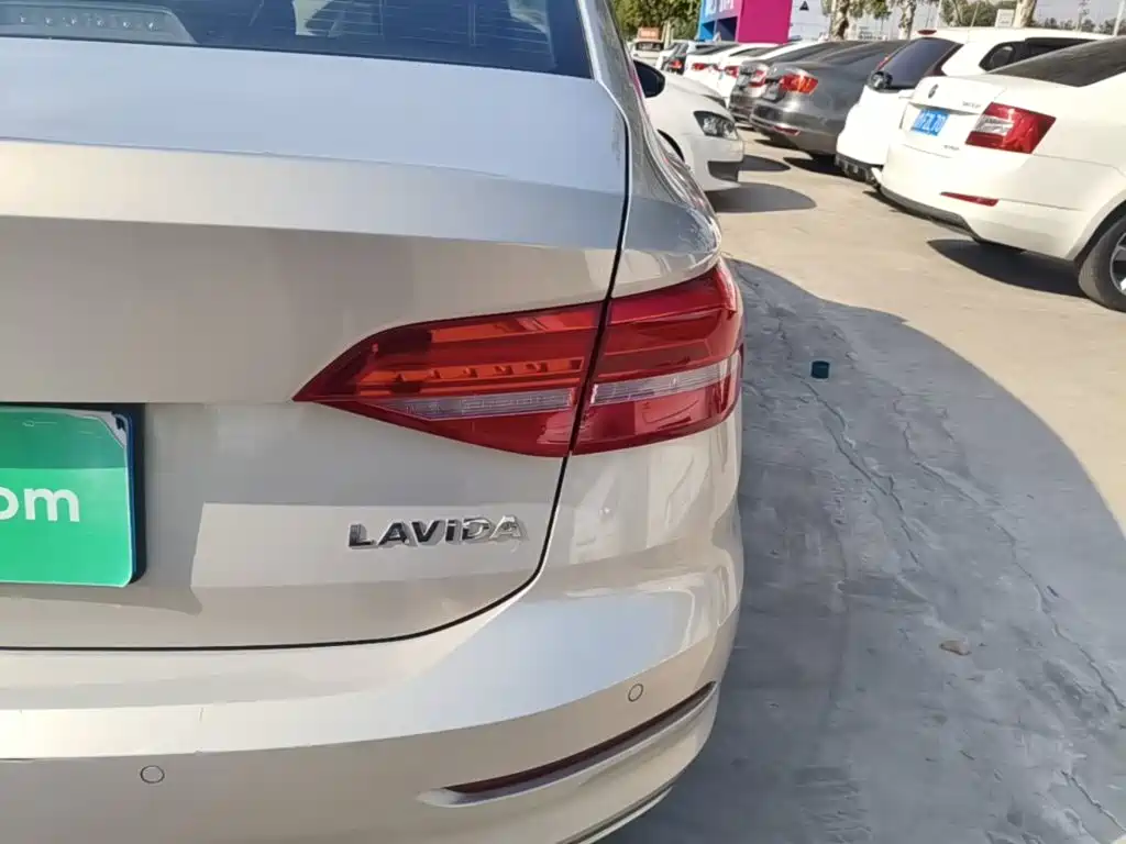 Volkswagen Lavida — миниатюра 8