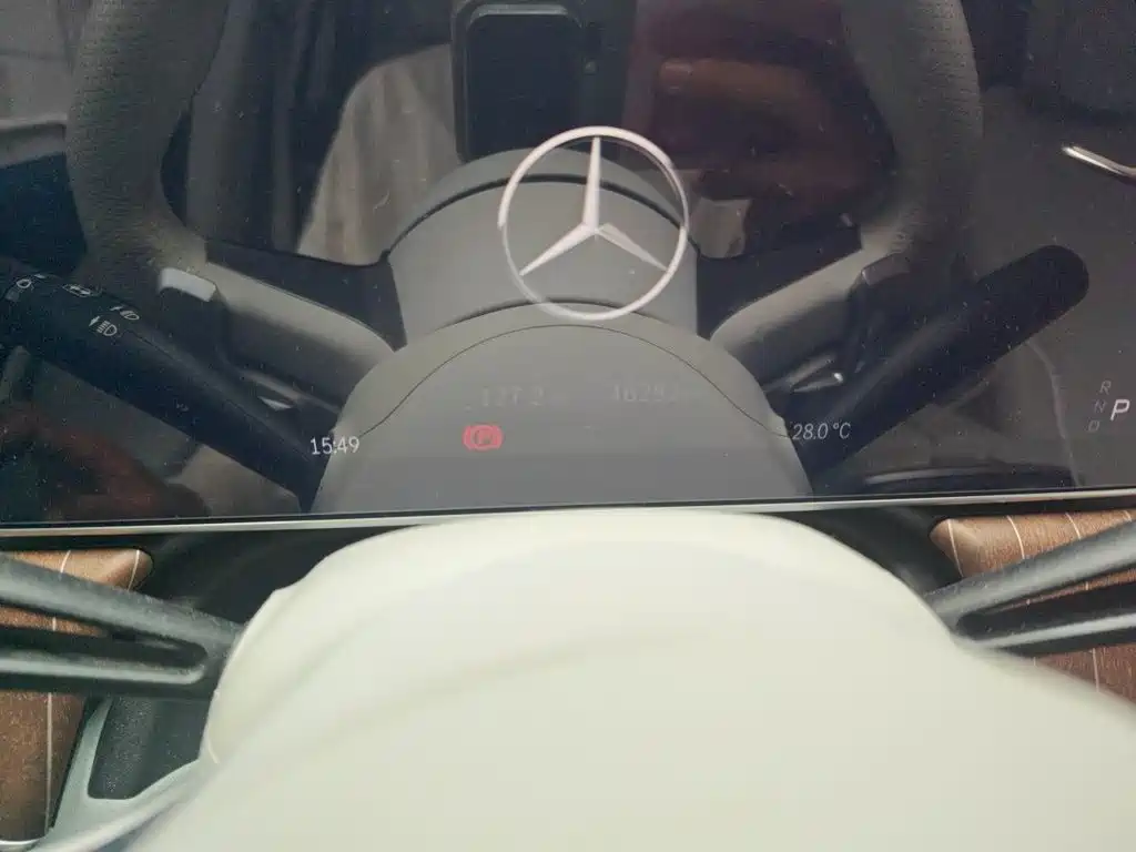 Mercedes-Benz EQE SUV — миниатюра 13