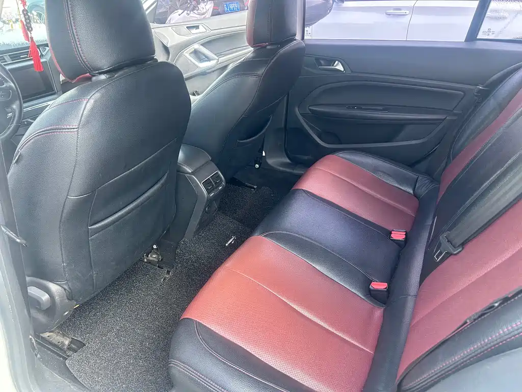 Peugeot 408 — миниатюра 8