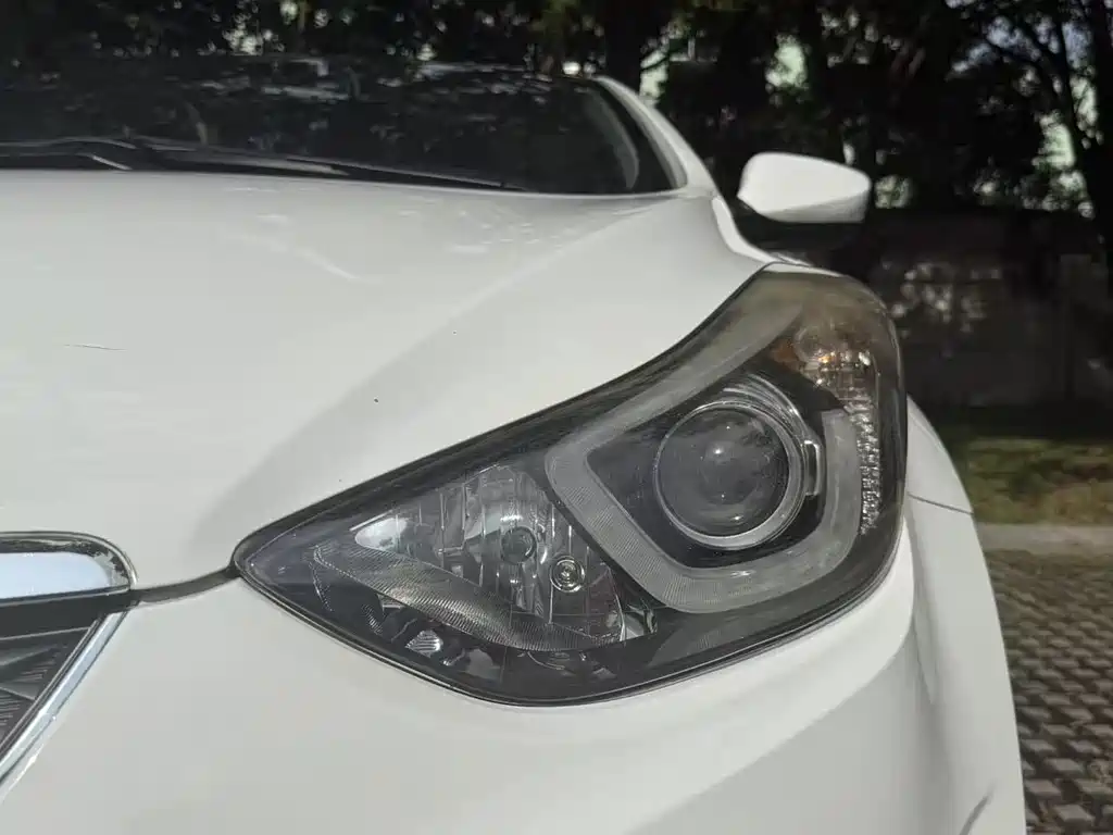 Hyundai Elantra Langdong — миниатюра 8