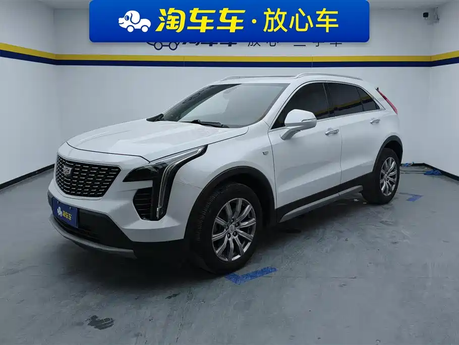 CADILLAC XT4