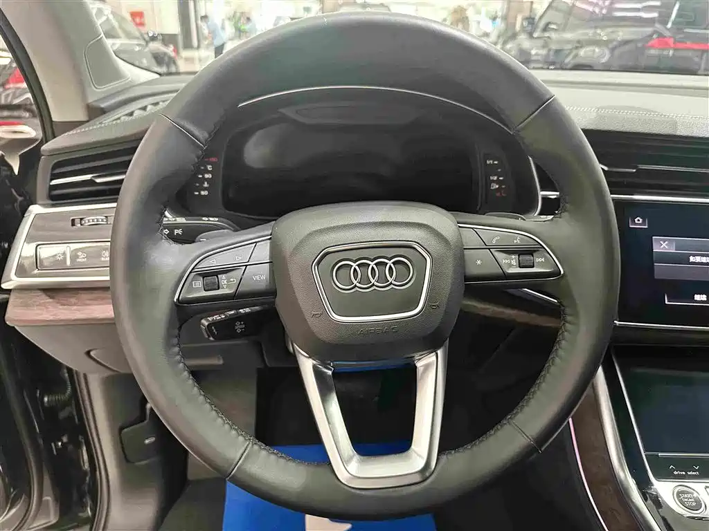 Audi Q7 — миниатюра 9