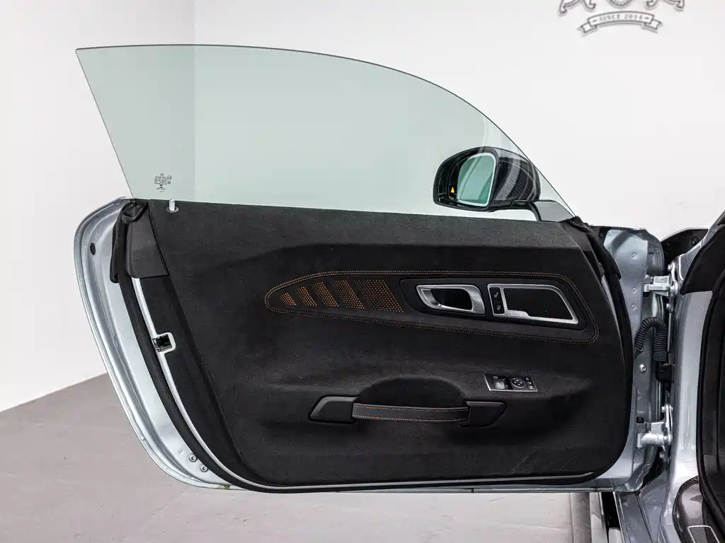 MERCEDES-BENZ AMG GT