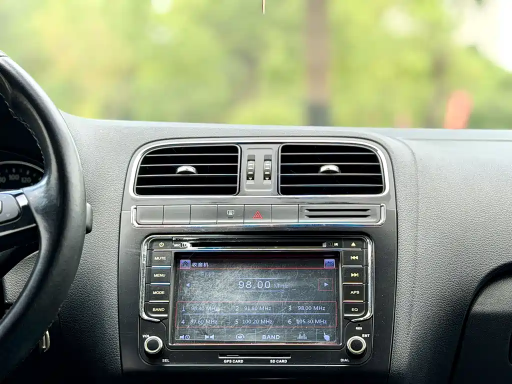 Volkswagen Polo — миниатюра 13