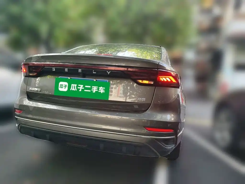 Geely Emgrand — миниатюра 3