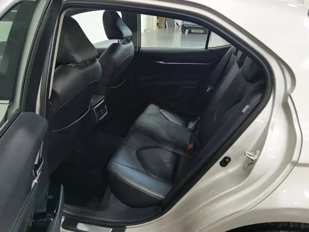 Toyota Camry — миниатюра 15
