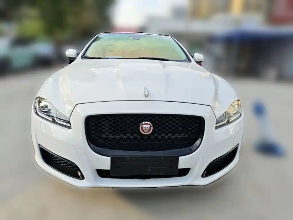 Jaguar XJ — миниатюра 5