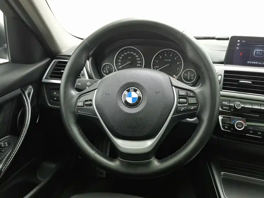 BMW 3 Series — миниатюра 11