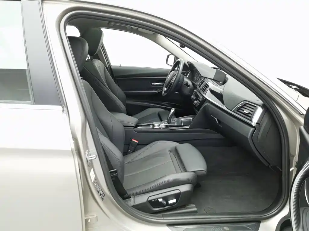 BMW 3 Series — миниатюра 23