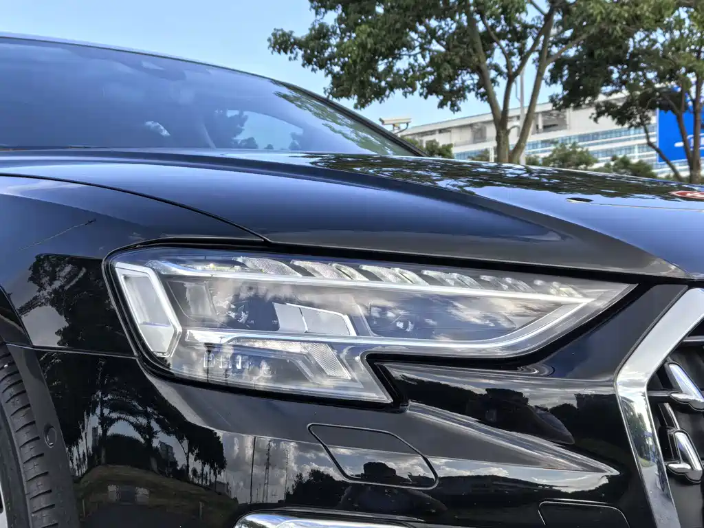 Audi A8 — миниатюра 4