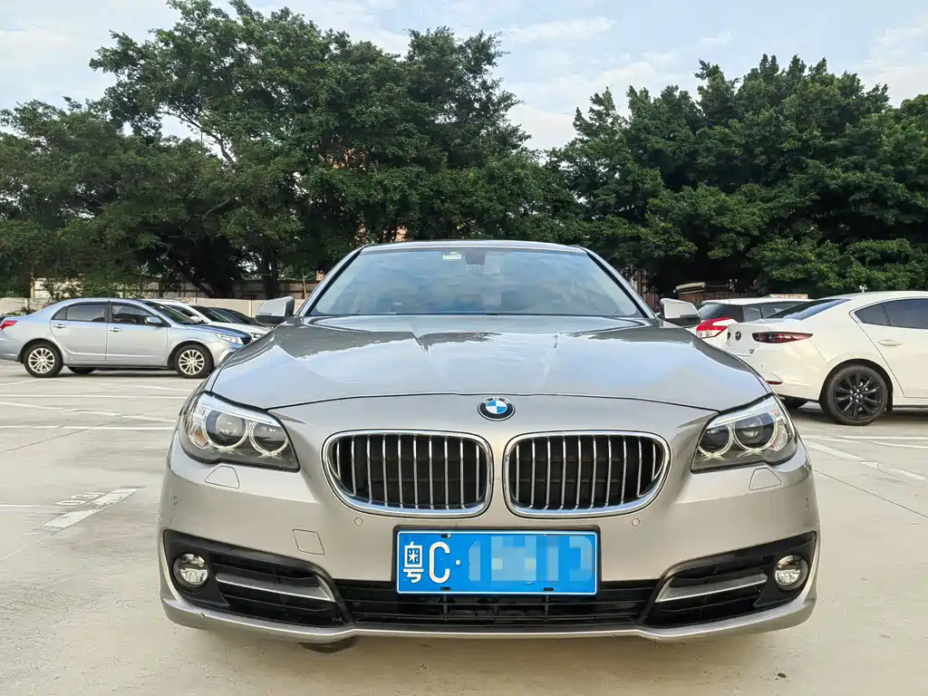 BMW 5 Series — миниатюра 7