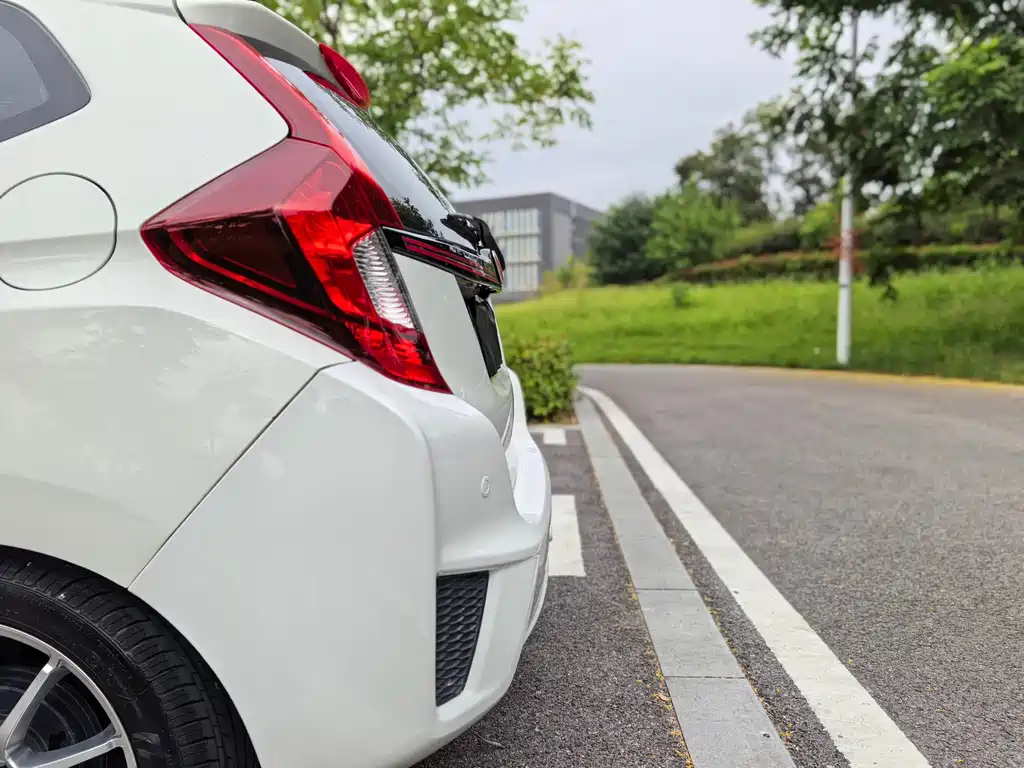 Honda Fit — миниатюра 17