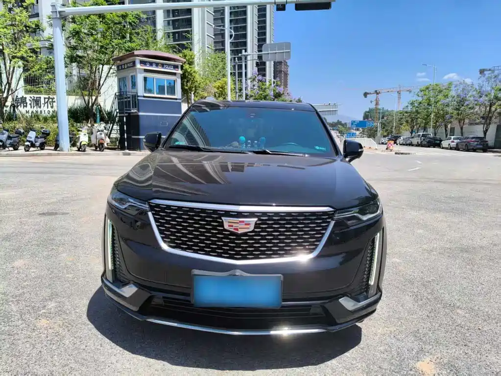 Cadillac XT6 2020 28T мест