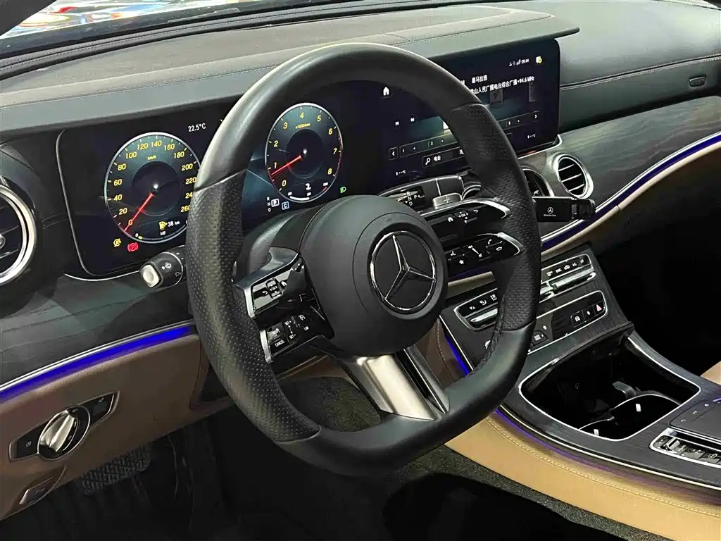 MERCEDES-BENZ E CLASS