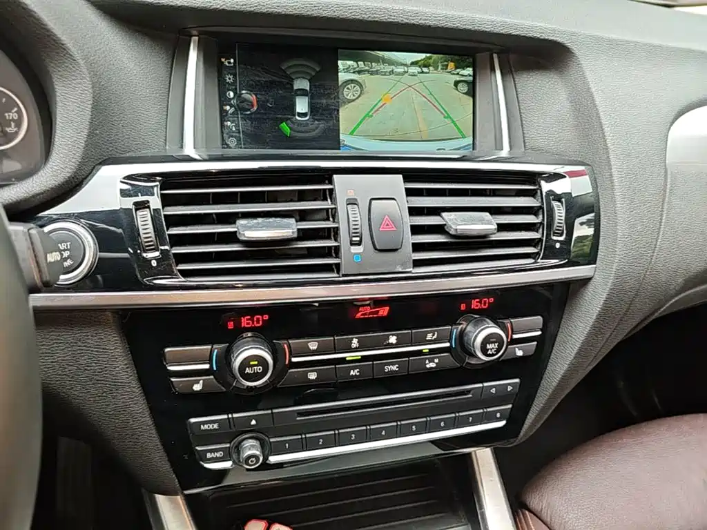 BMW X4 — миниатюра 9
