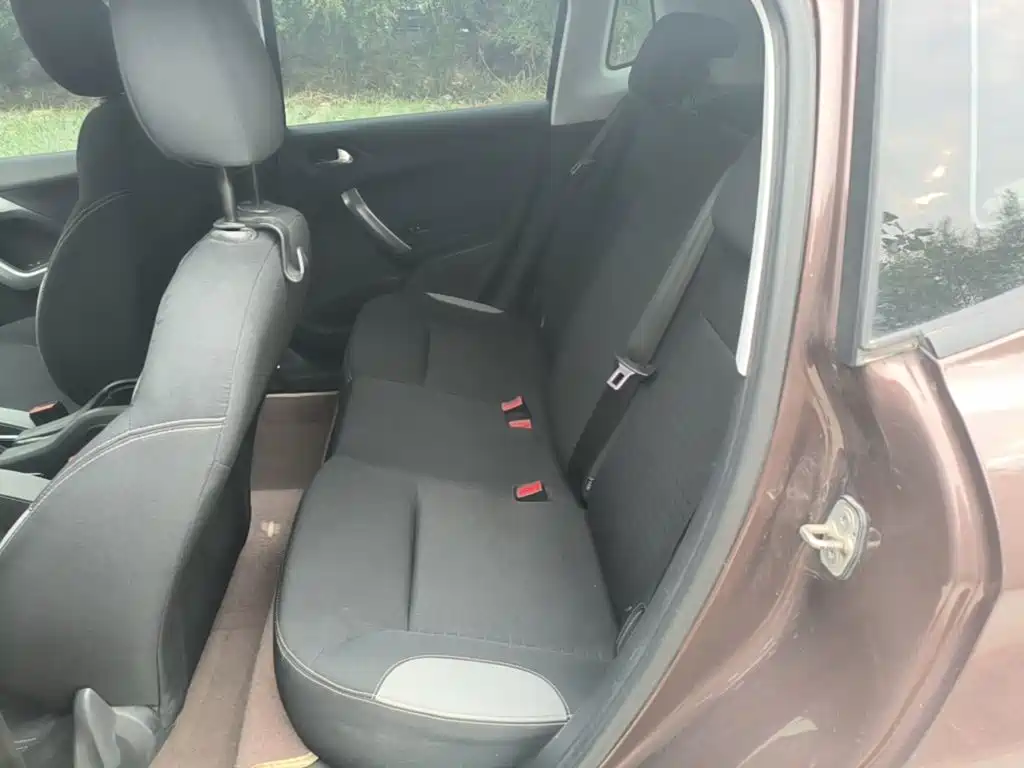 Peugeot 2008 — миниатюра 17