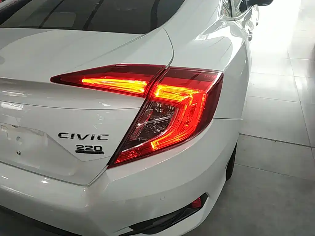 Honda Civic — миниатюра 8