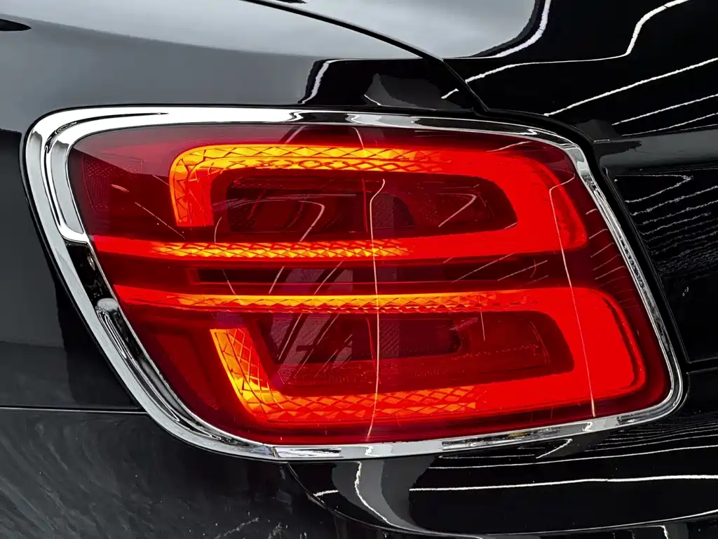 Bentley Flying Spur — миниатюра 32