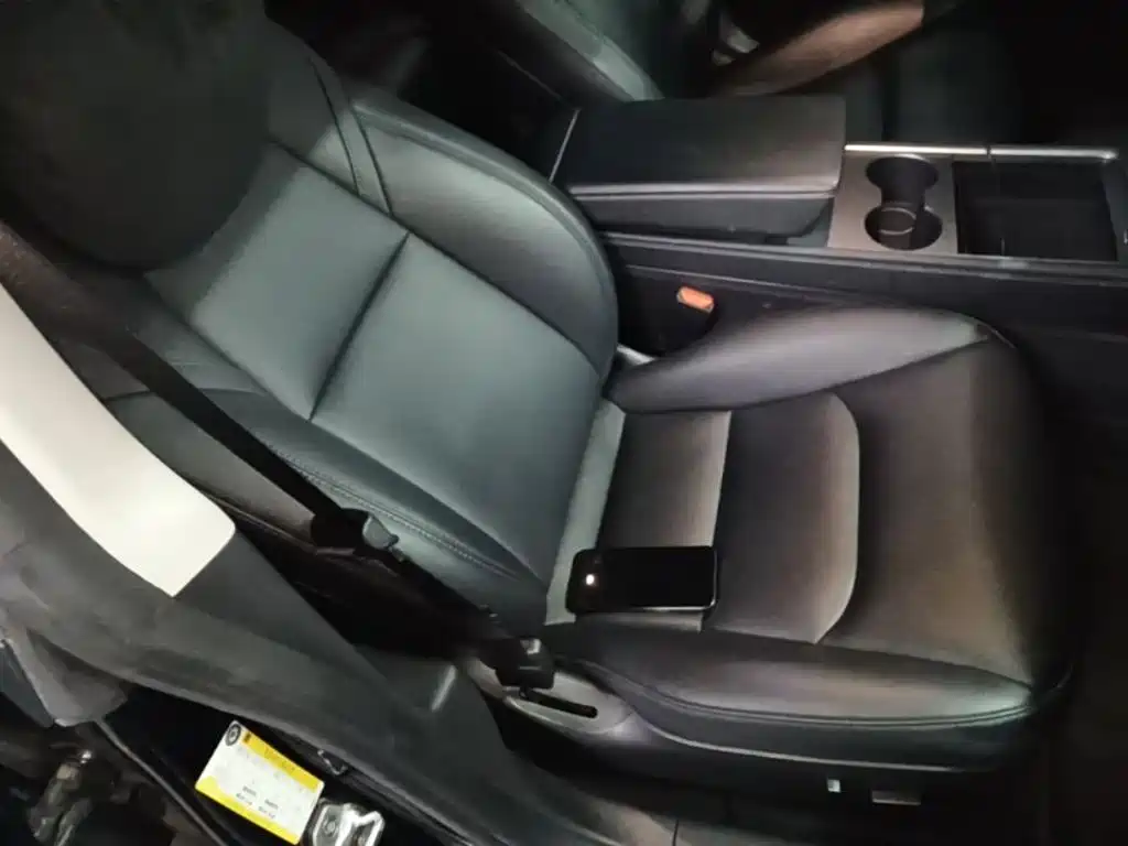 Tesla Model 3 — миниатюра 25