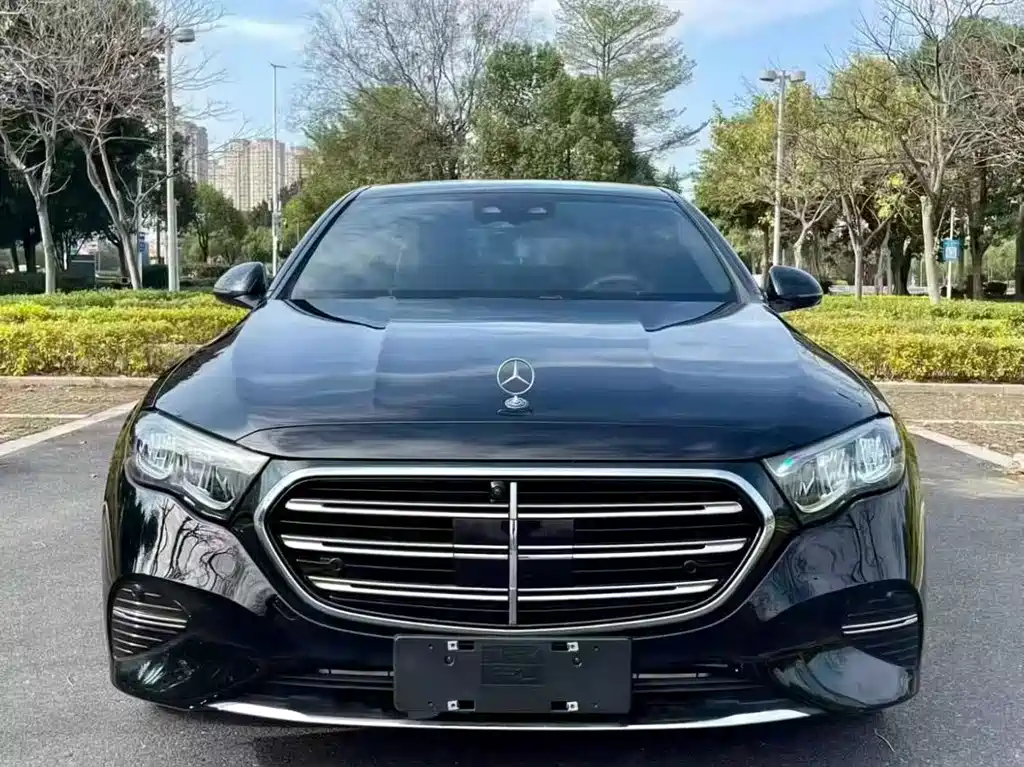 Mercedes-Benz E-Class — миниатюра 2