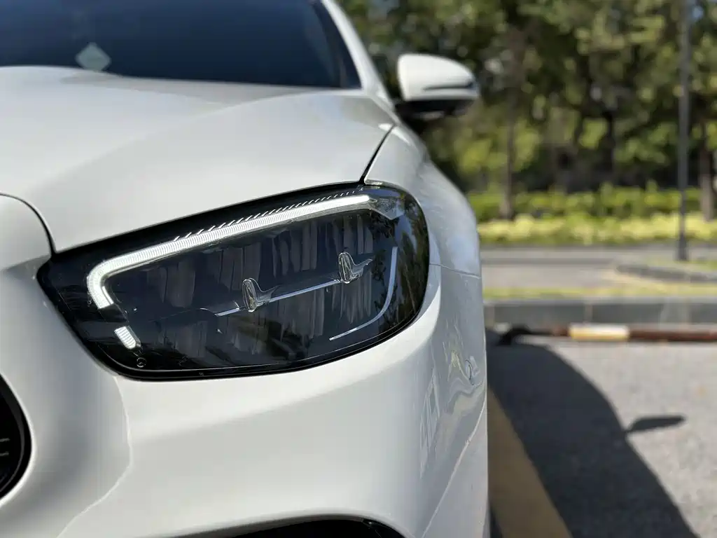 Mercedes-Benz E-Class — миниатюра 14