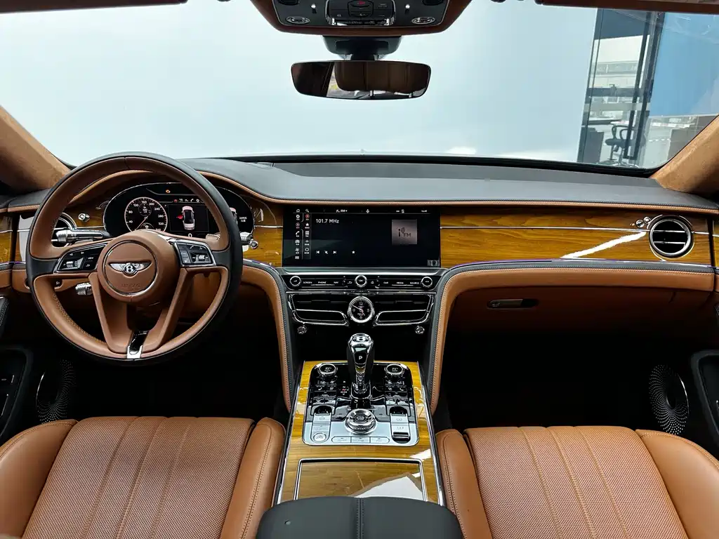 Bentley Flying Spur — миниатюра 23