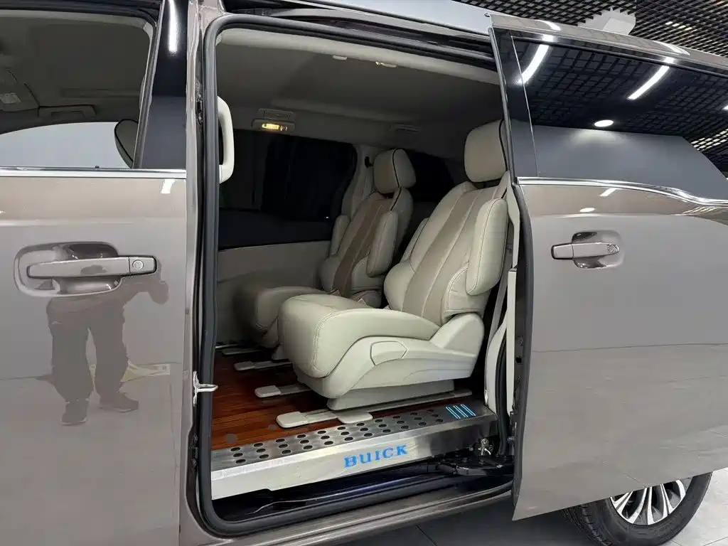 Buick GL8 — миниатюра 17