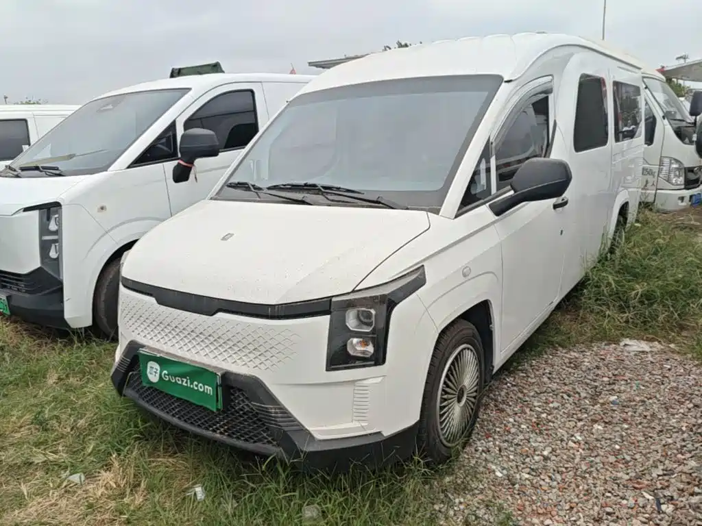 予风汽车 予风黄金仓 — миниатюра 2