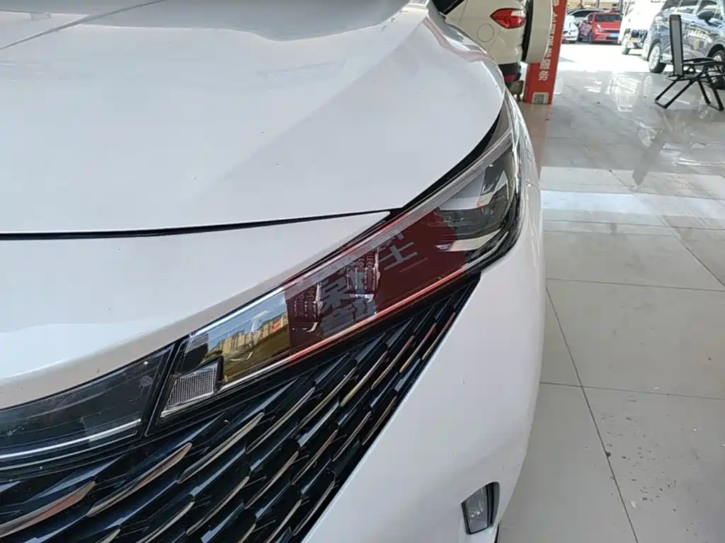 Roewe RX5 New Energy — миниатюра 24