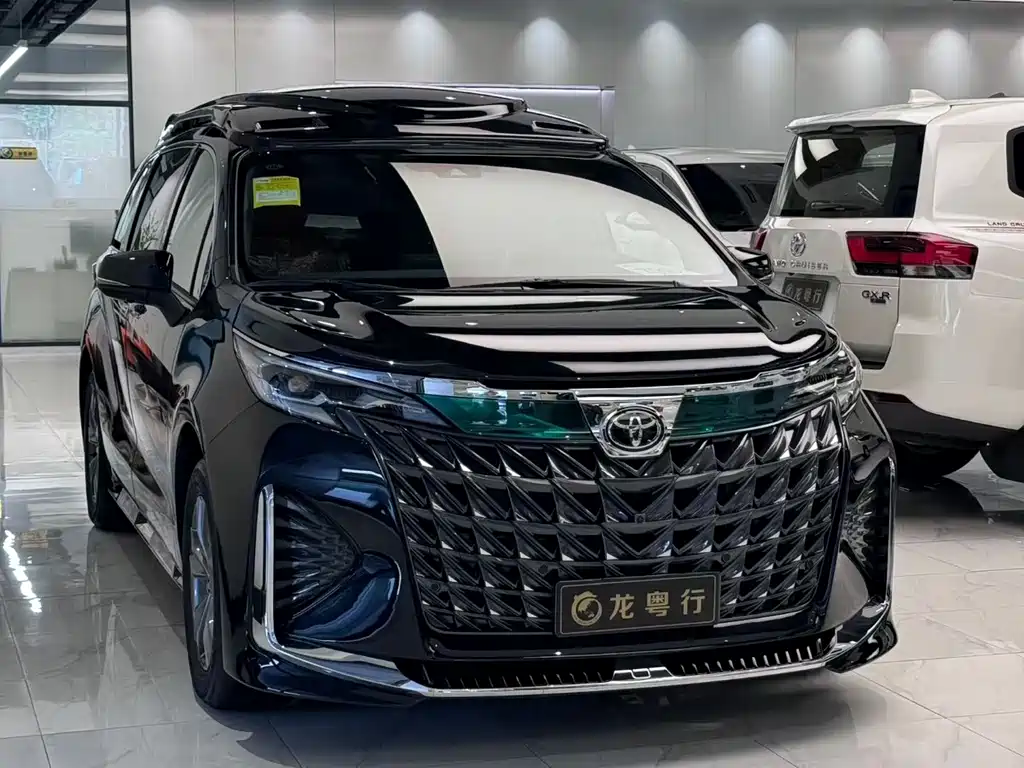 Toyota Sienna — миниатюра 2