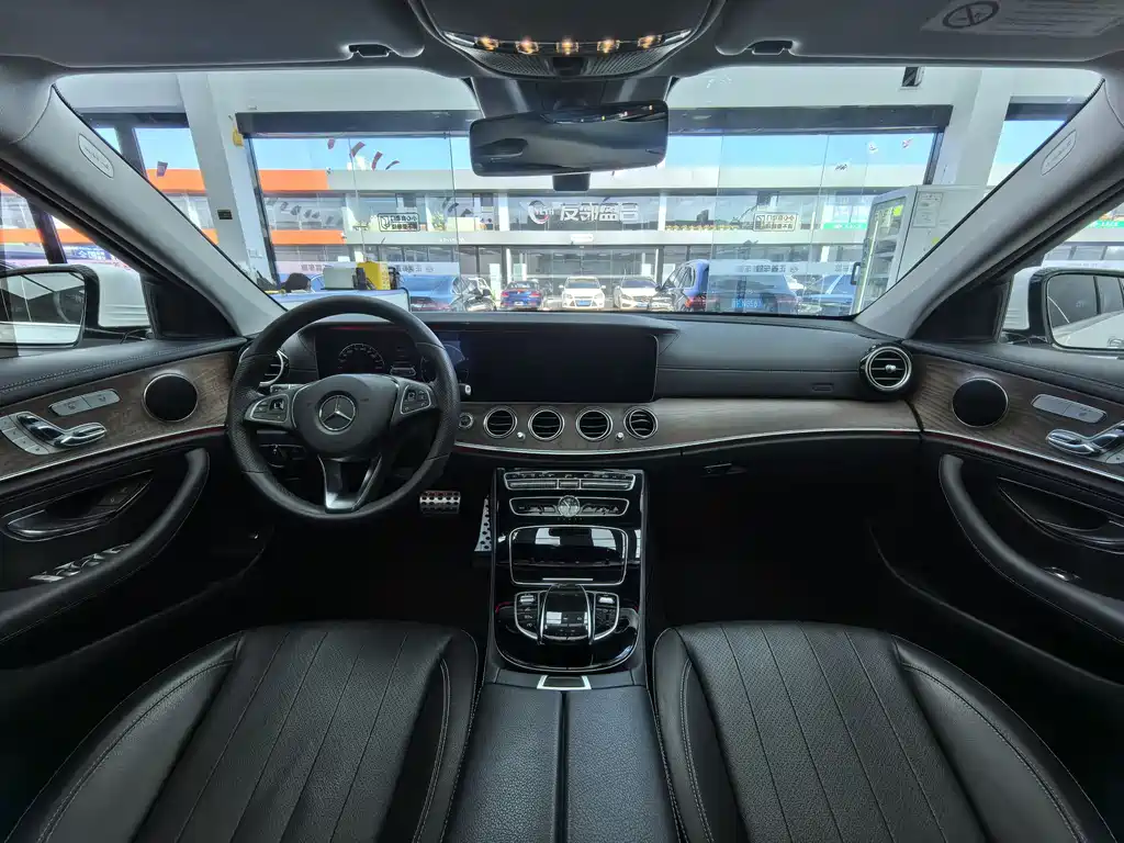 MERCEDES-BENZ E CLASS